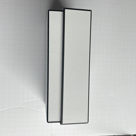 Chanel White Box and Envelope - Picture 4 of 10